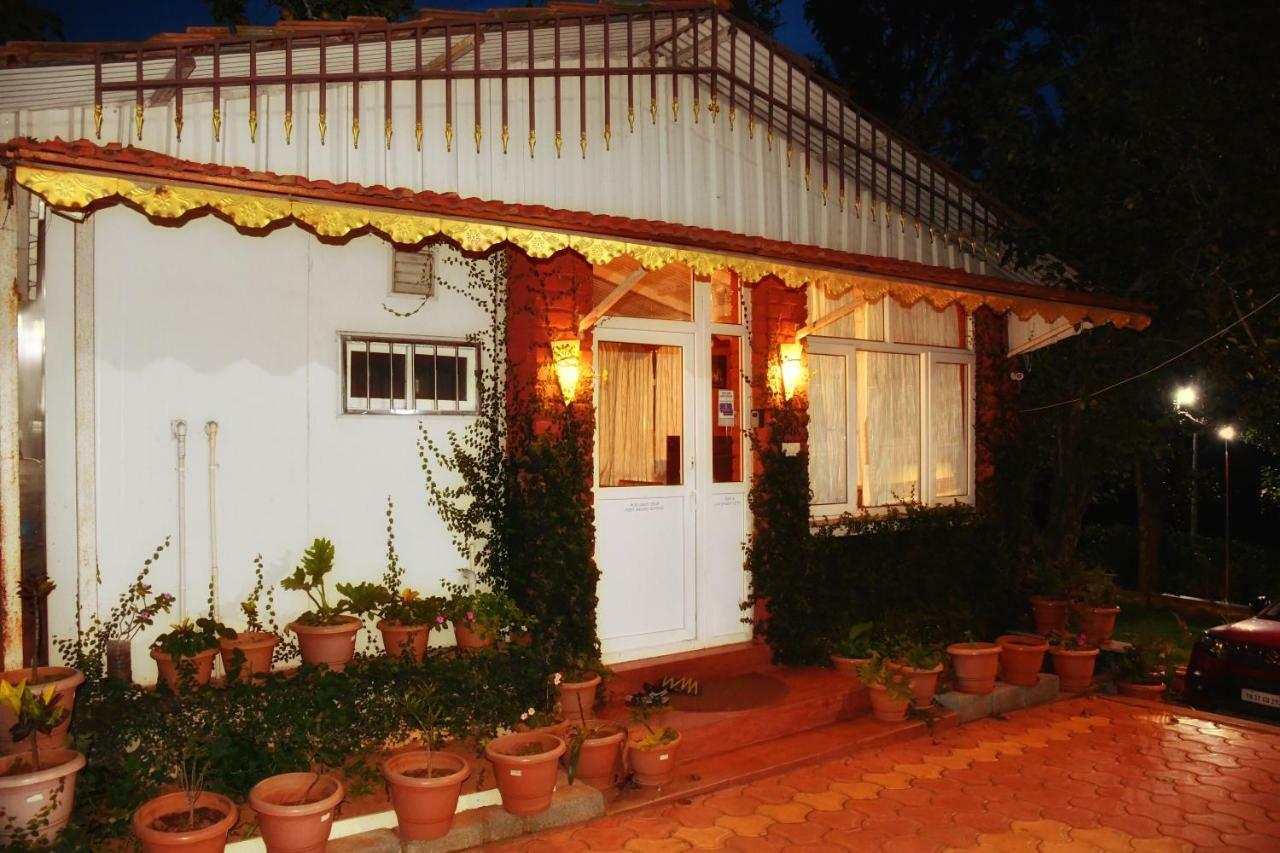 Myspace Holiday Inn Ooty Exterior foto